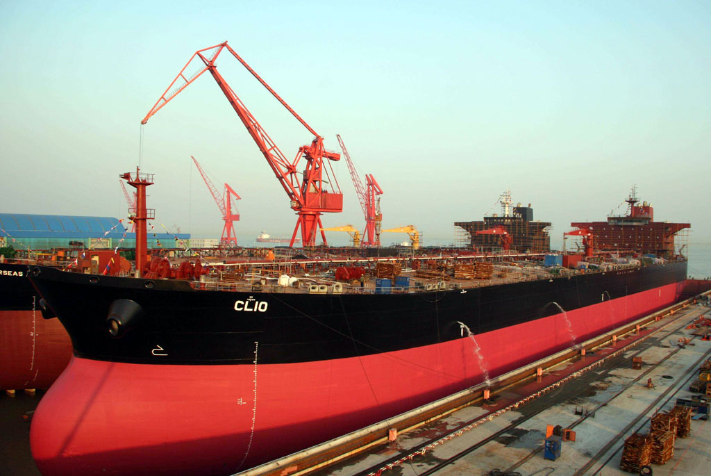 Manufacture of hull structures for sea and inland vessels